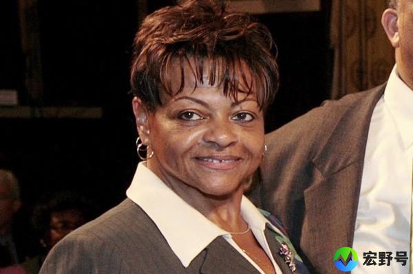 Inez Dickens