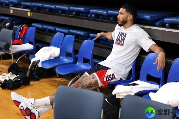 Jayson Tatum #10 of the USA Men