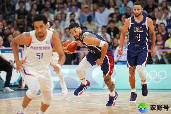 Jayson Tatum #10 of the USAB Men