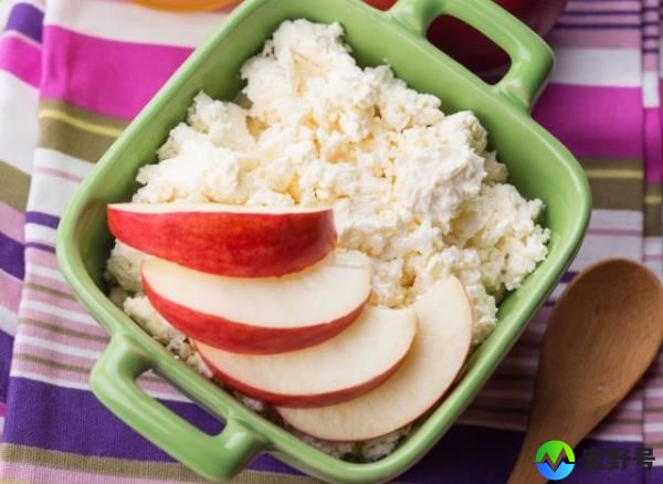 apples with cottage cheese