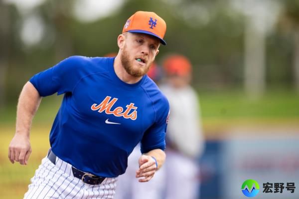 Harrison Bader runs at Mets spring training on Feb. 15, 2024.