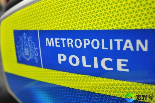 警察部长表示，儿童Q脱衣搜身“不可接受”