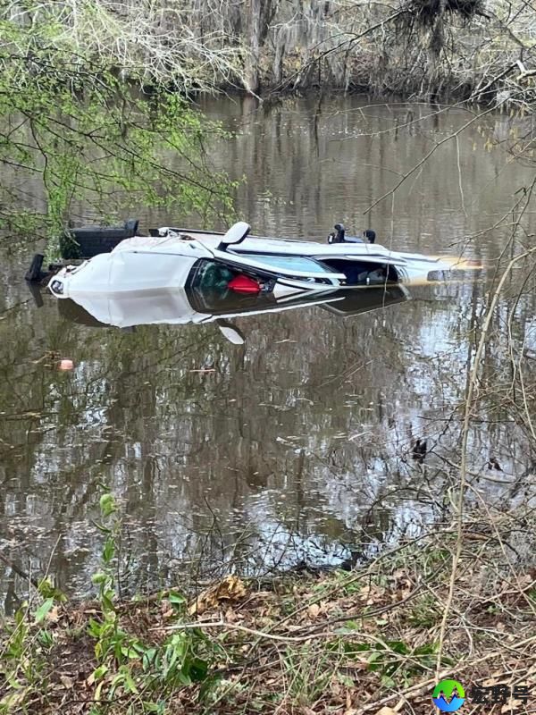 sunken car 