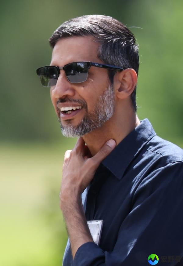 Over the next 10 weeks, Google CEO Sundar Pichai and Eddy Cue, Apple