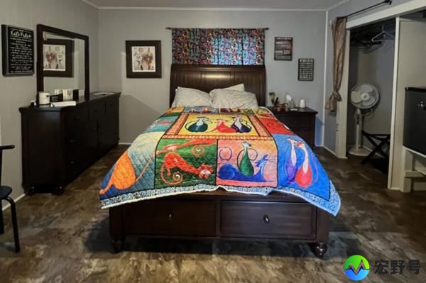 The Airbnb offered a cozy fireplac<em></em>e. 