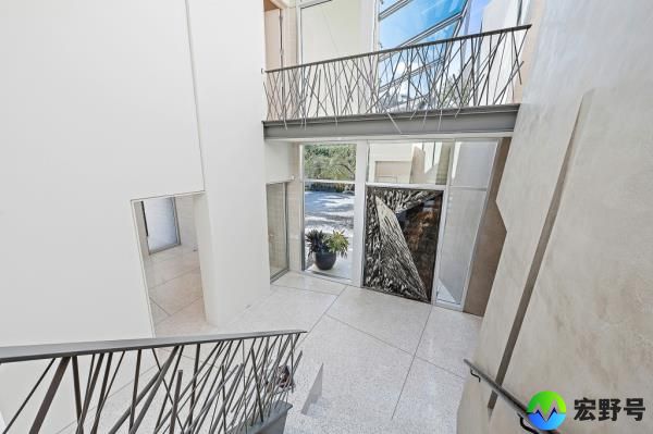 The entryway.