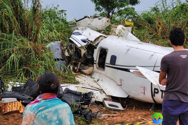 巴西：一架小型飞机在亚马逊雨林坠毁，造成14人死亡