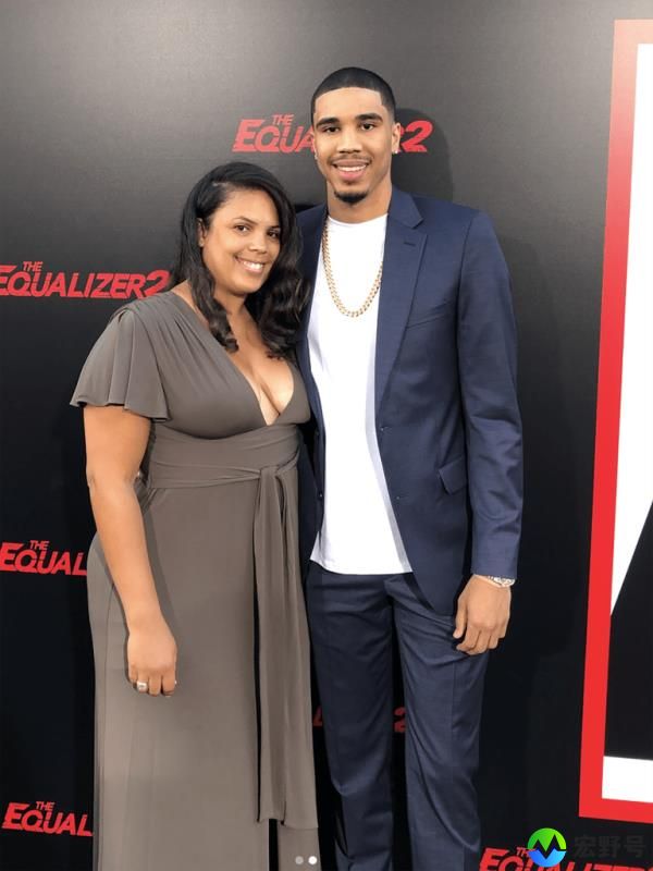 Jayson Tatum with mom Brandy Cole