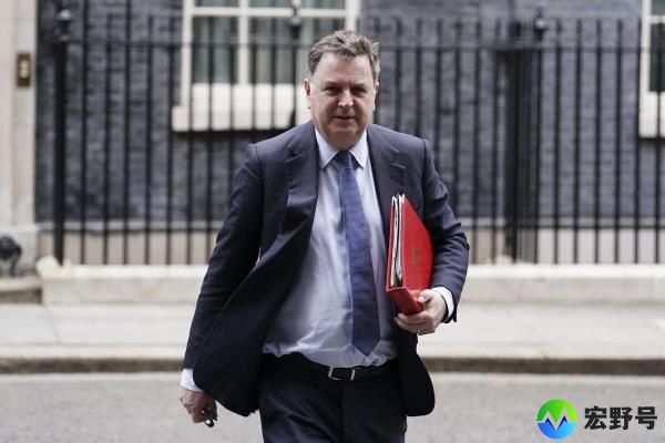 内阁大臣拒绝接受英国可能面临新紧缩时代的说法