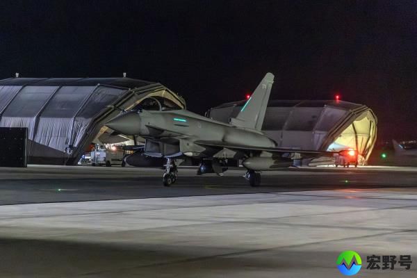 在英国和美国对胡塞武装目标进行空袭后，又报道了新的导弹袭击