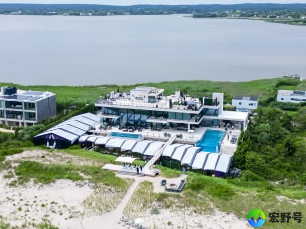 Rubin throws his annual star-studded bash at his $50 million mansion in the Hamptons.