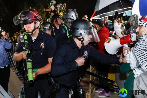 在美国各地大学校园举行的亲巴勒斯坦抗议活动中，警方逮捕了2100多人