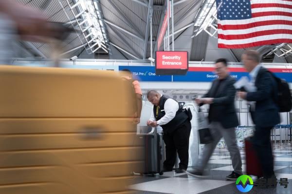 Passengers passing through O