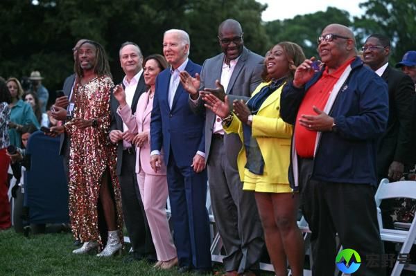 US actor Billy Porter (L), US Second Gentleman Doug Emhoff (2nd L), US Vice President Kamala Harris, US President Joe Biden, Philo<em></em>nise Floyd (3rd R), George Floyd