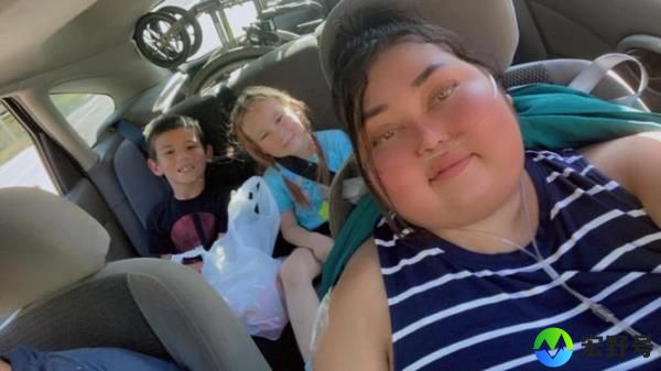 Erika Diarte-Carr with her two children.