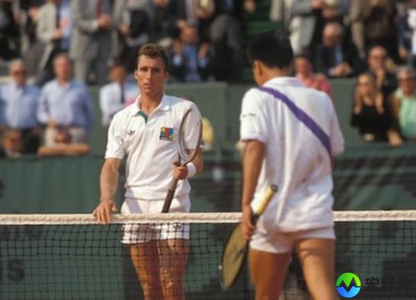 Ivan Lendl and Michael Chang at Roland Garros on June 11, 1989.