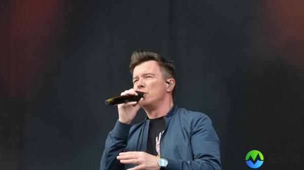里克·阿斯特利(Rick Astley)对中断音乐感到“内疚”