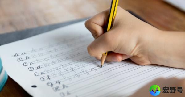 视频：加州公立学校要求书写草书