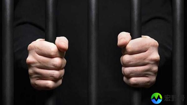 泰国：一名男子因侮辱君主制被判50年监禁