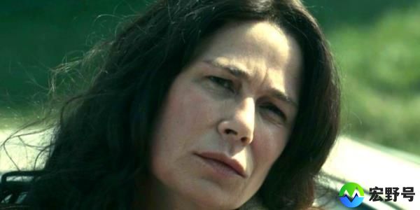 Maura Tierney as Grace Poe in American Rust (2)